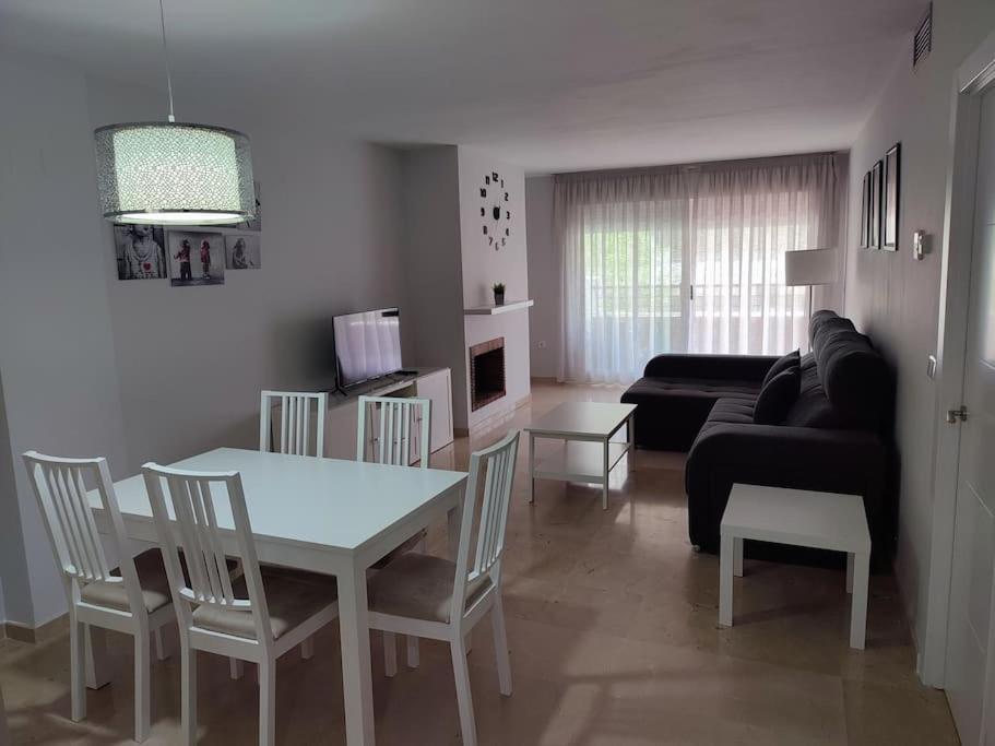 מארבלה Sunny Guadalmina Apartment מראה חיצוני תמונה