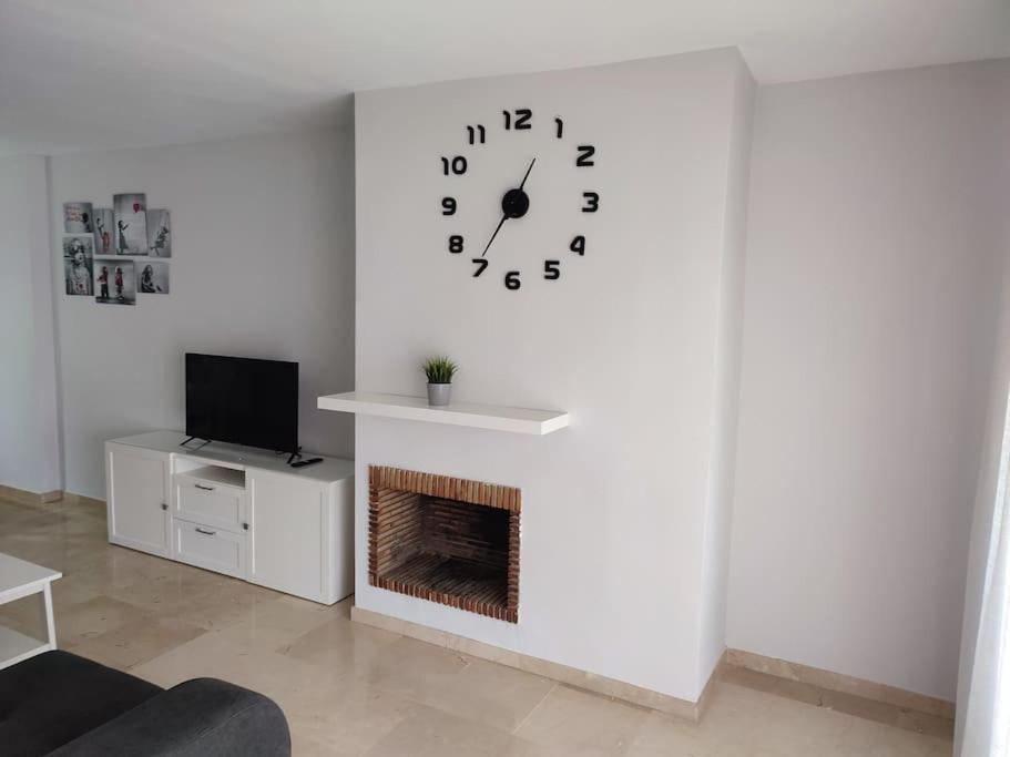 מארבלה Sunny Guadalmina Apartment מראה חיצוני תמונה